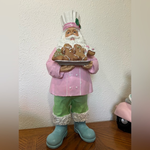 Gingerbread Bakery Santa - Picture 2 of 4
